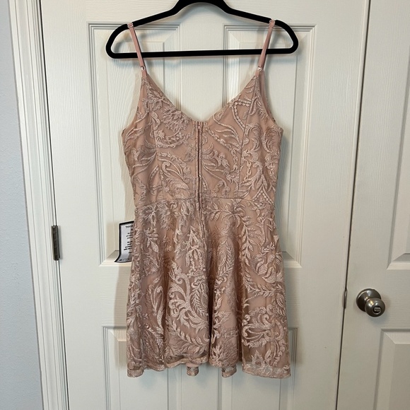 Speechless NWT Womens Blush/Nude Floral Spaghetti Strap V Neck Mini Dress 13 - Picture 5 of 5